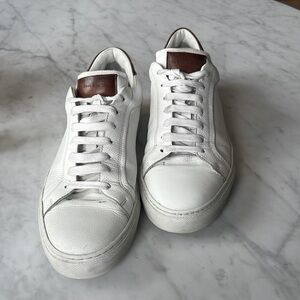 To boot New York white leather sneaks size 9.5 - WILL ONLY DIRECT MESSAGE ON APP